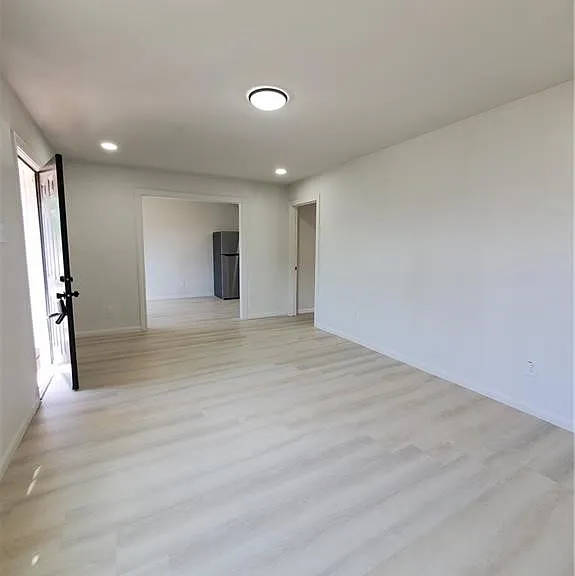 4326 Harry St — Photo 2