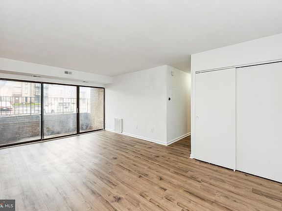 3rd image of 11055 Camfield Ct APT 001