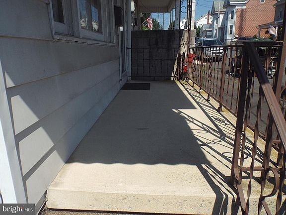 3rd image of 142 S Balliet St