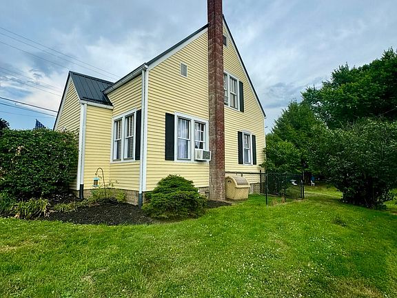 4th image of 106 W Rambo St