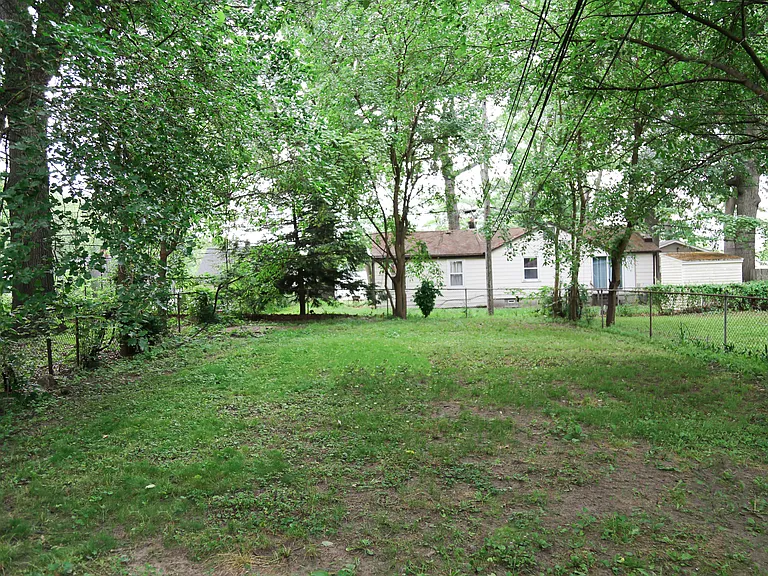 4236 Joliet Ave — Photo 21