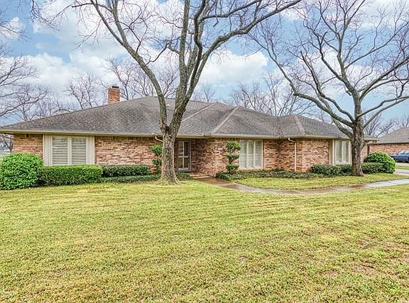 3rd image of 6009 Melrose Cir