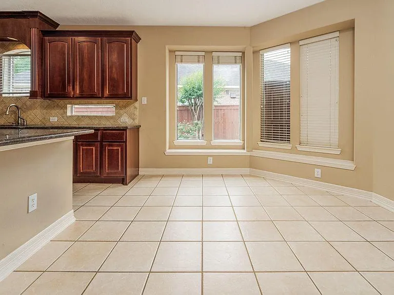 12406 Santiago Cove Ln — Photo 8