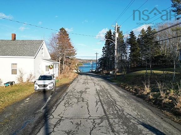 5th image of 36 Broad St