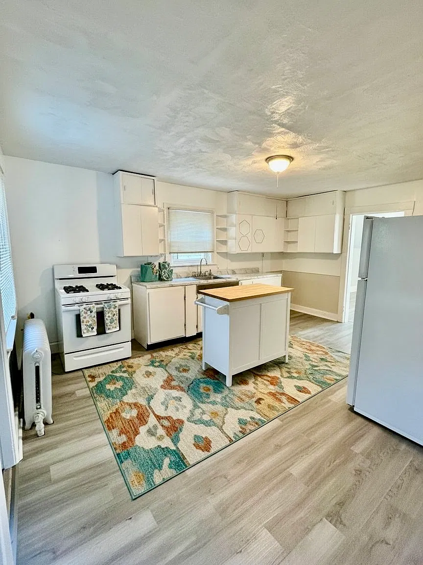 1 bed, 625 sqft, $900 — Photo 2