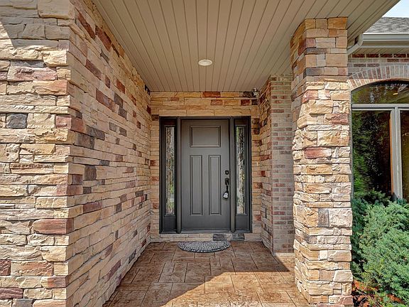 4th image of 4619 Hawthorne Dr