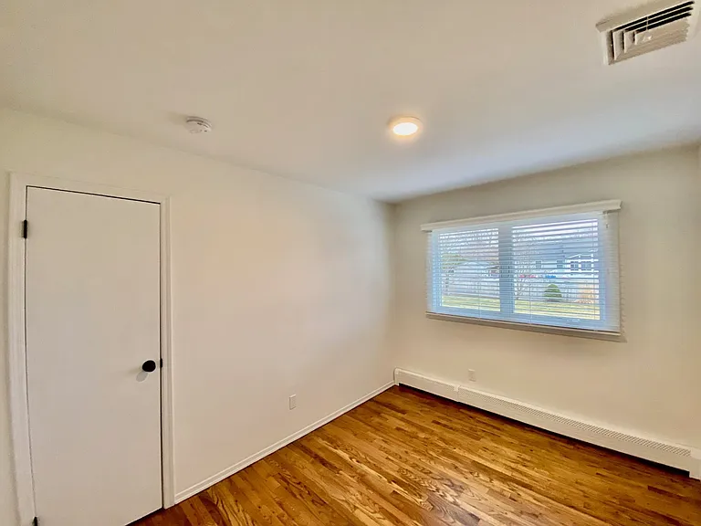 1550 McCann Ln — Photo 6