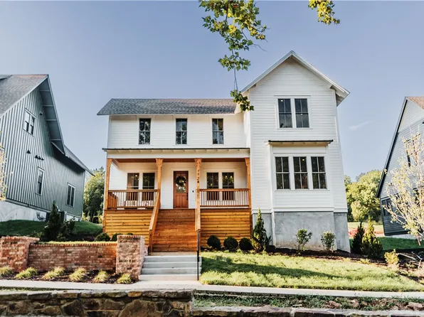 1738 W Markham Rd, Fayetteville, AR 72701