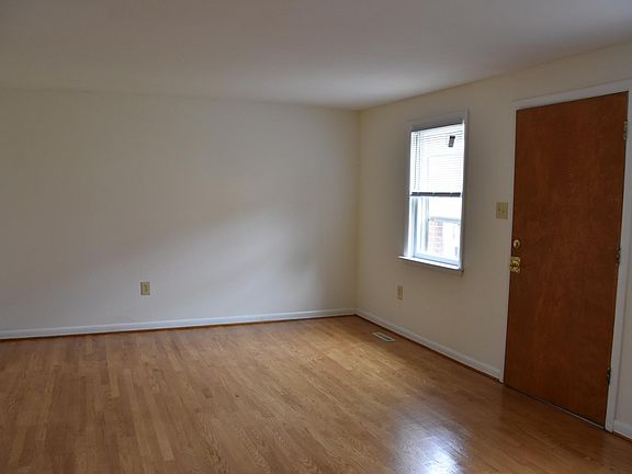4th image of 319 Skyline Pl
