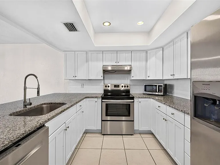 606 S Glen Ave #5 — Photo 2
