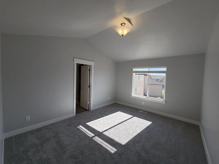 439 E Hill View Dr — Photo 13