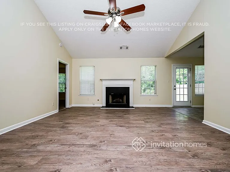 8040 Highland Pkwy — Photo 3
