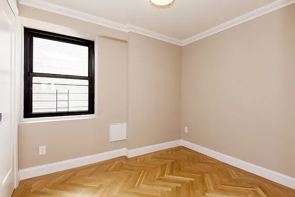 Rented by UES Management | media 16