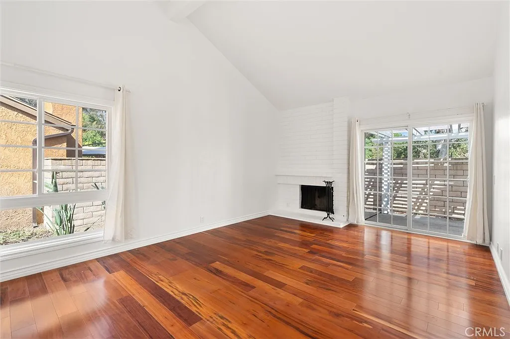 3 bed, 1452 sqft, $4,300 — Photo 4