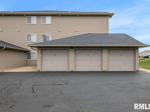 2nd image of 3209 S 16th Ave Unit 204