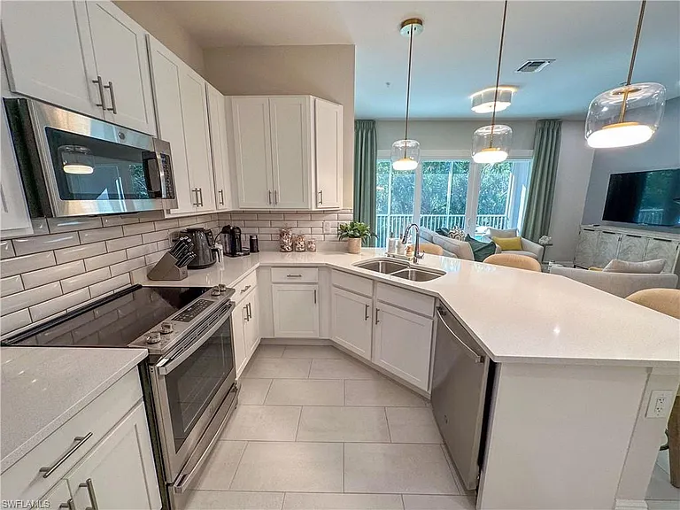 232 Indies Dr E #201 — Photo 6