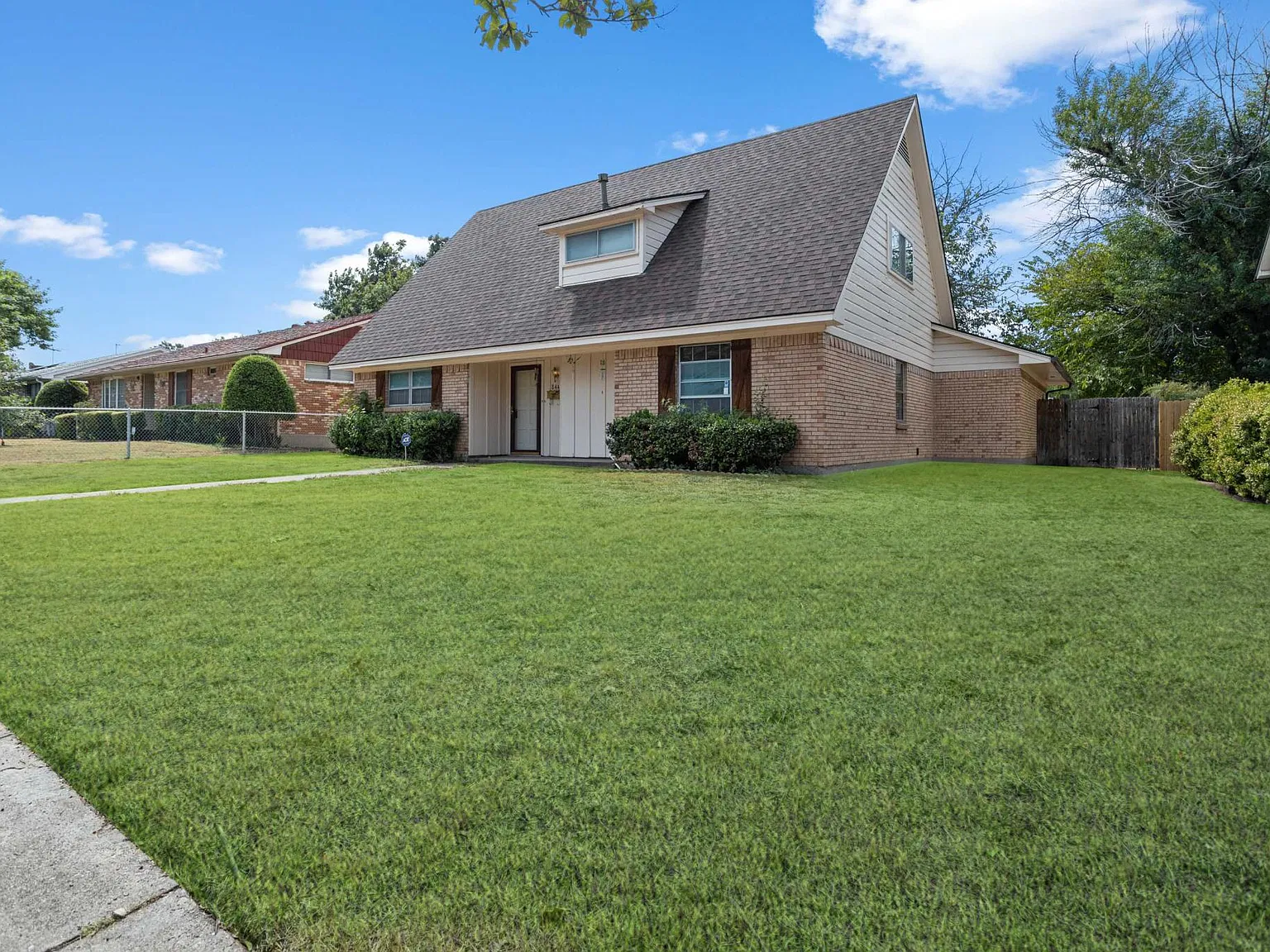Freeport Dr, Dallas — Photo 1