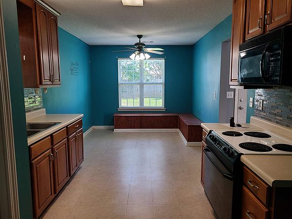 3rd image of 304 Tyson Glen Dr