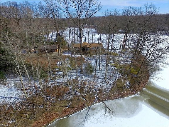 2nd image of 2404 Creek Pt