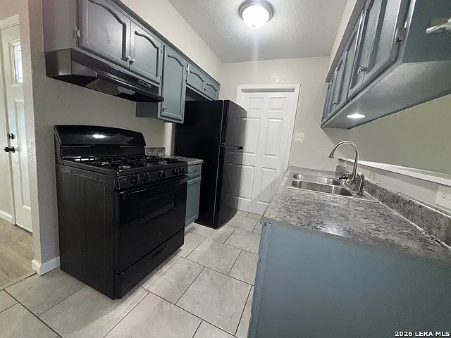 3 bed, 1.5 bath, 1269 sqft, $1,395 — Photo 4
