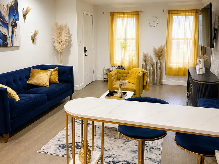 582 Lexington Ave #2 — Photo 3