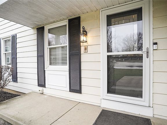 2nd image of 578 Sun Valley Dr