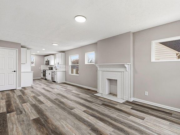 2nd image of 1784 S Champion Ave