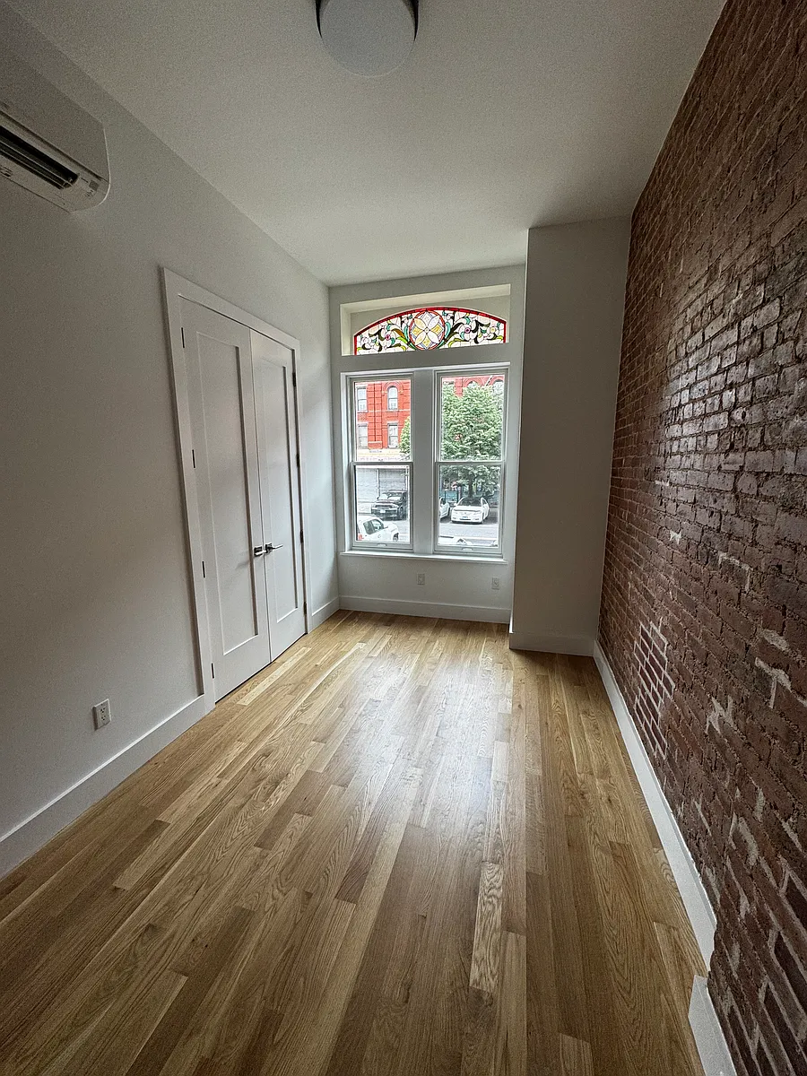 Building Photo - 269 Alexander Ave #2B