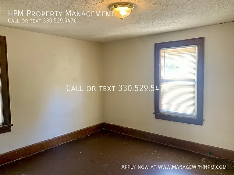 1525 Miami Ct NE — Photo 19