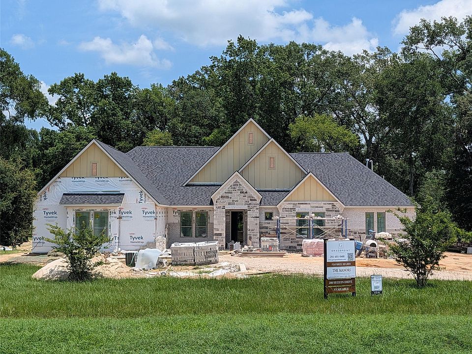 1st image of 200 Seguin Dr