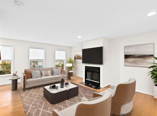 95 Anderer Ln APT 6, West Roxbury, MA 02132