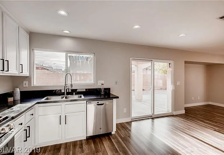 8645 Palomino Ranch St — Photo 19
