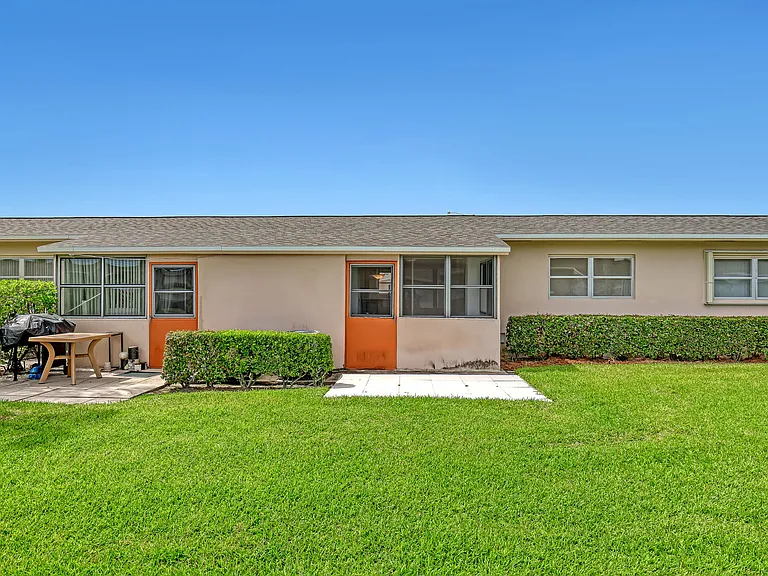 2747 Dudley Dr E #D — Photo 25