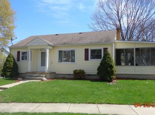 1431 Pettis St, Lansing, MI 48910