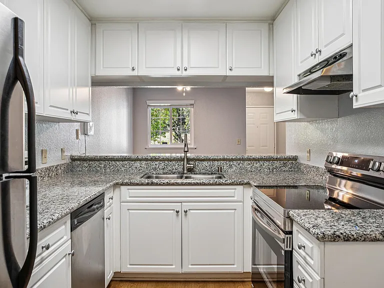 600 Canyon Oaks Dr #F — Photo 19