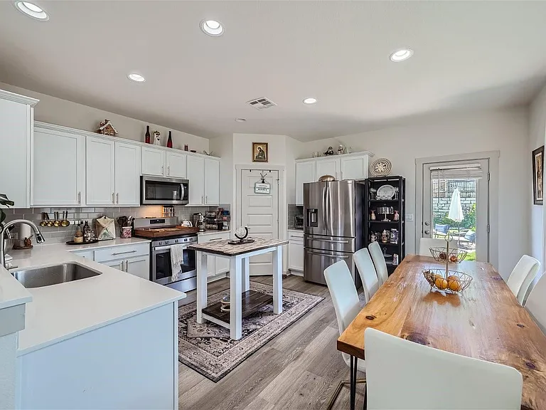 8005 Linnie Ln — Photo 6