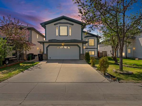 6715 165th Ave NW, Edmonton, AB T5Z 3M5