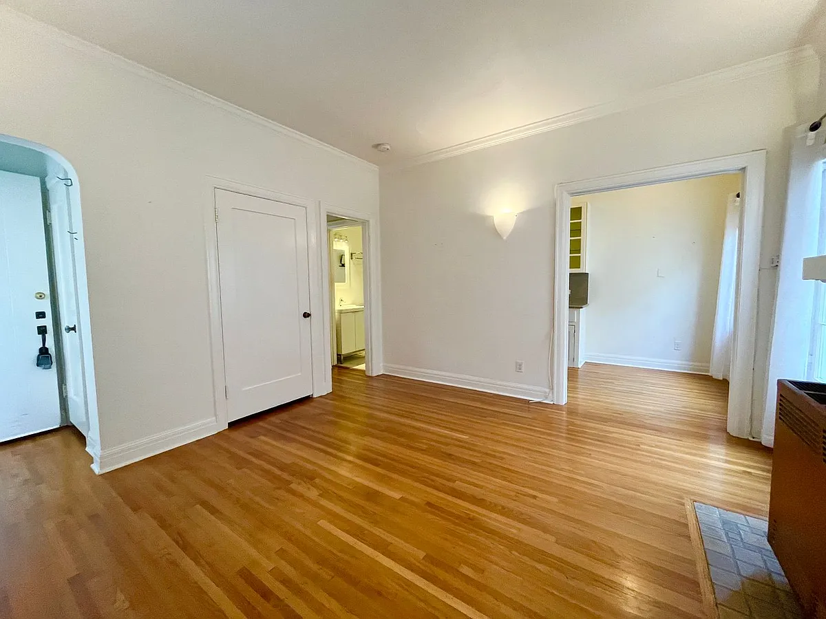 Building Photo - 933 Ocean Ave #11