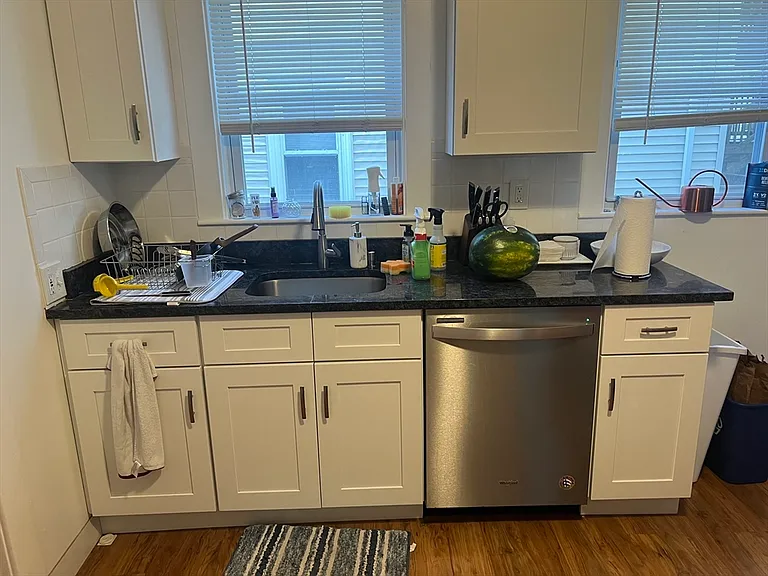 186 Sheridan Ave #1 — Photo 3
