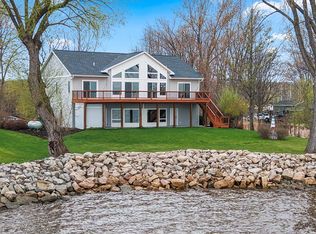 534 Resort Rd, Suamico, WI 54173