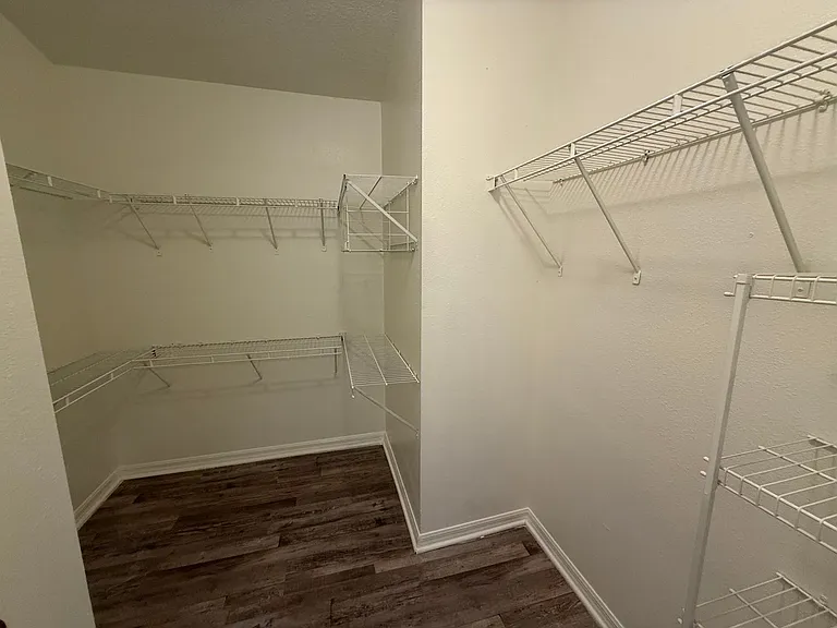 12464 Castlemain Trl — Photo 21