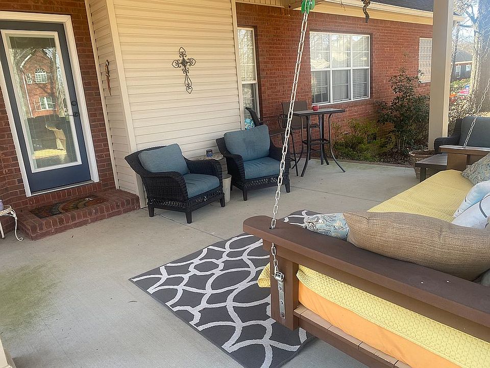 2nd image of 14015 Camden Cir SE
