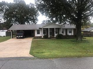 628 Brentwood Dr, Anniston, AL 36206