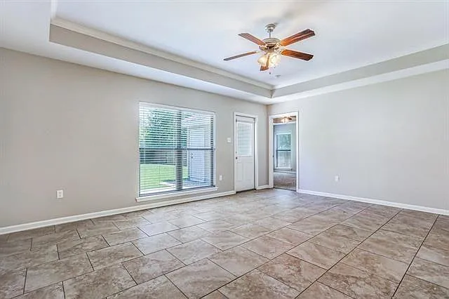 3 bed, 2.0 bath, 1256 sqft, $1,800 — Photo 3