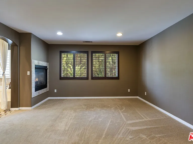 14321 Hortense St — Photo 22