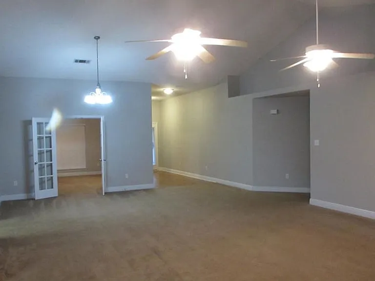 14597 Bruce Cv S — Photo 7