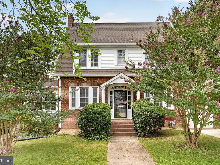 4705 Hunt Ave — Photo 1