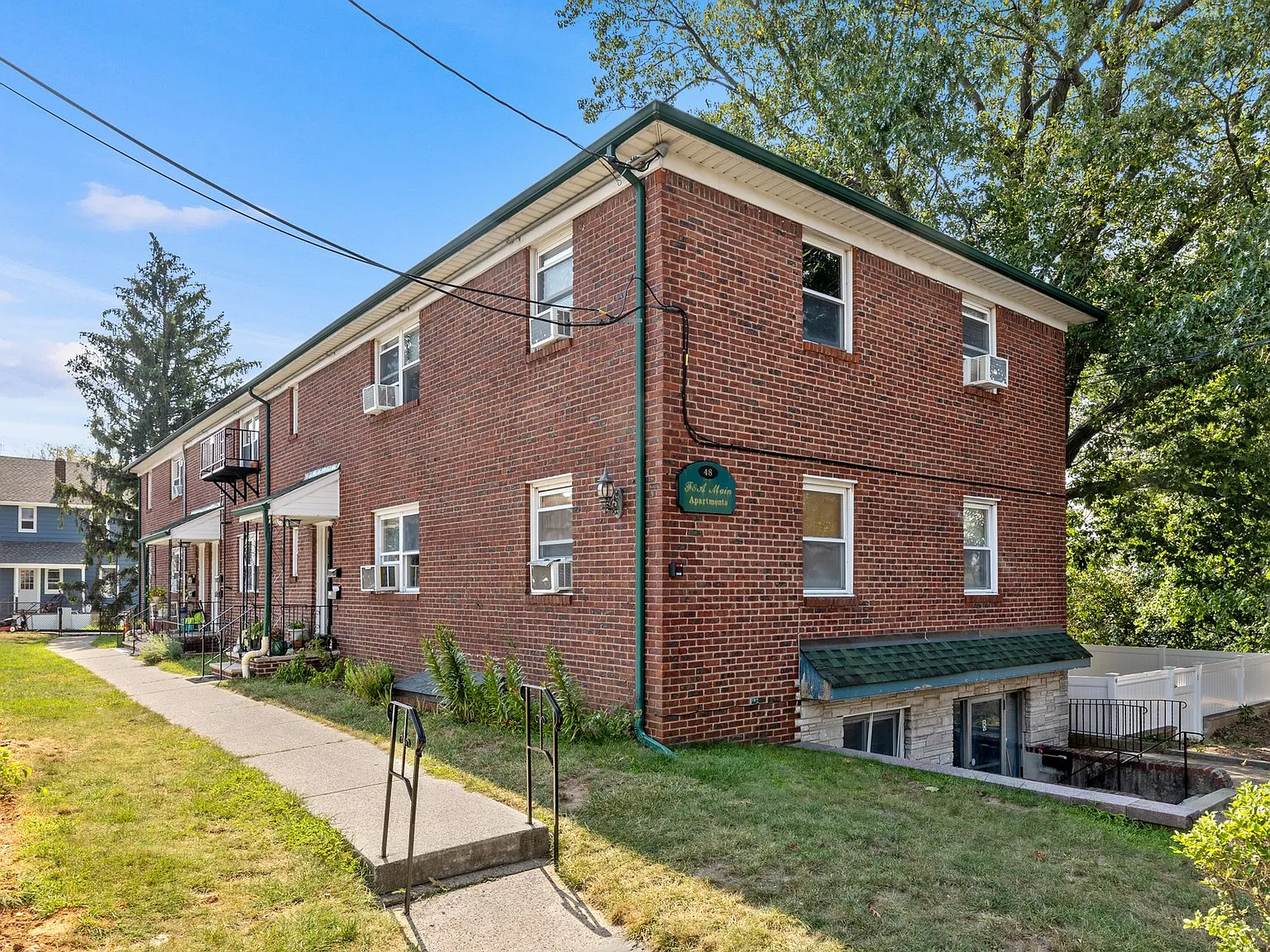 F & A Main Apartments — Photo 2
