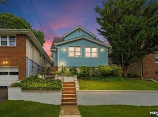 722 Stewart St, Ridgefield, NJ 07657