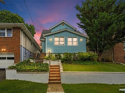 722 Stewart St, Ridgefield, NJ, 07657
